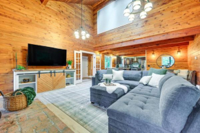 Harstine Island Home with Hot Tub and Beach Access!